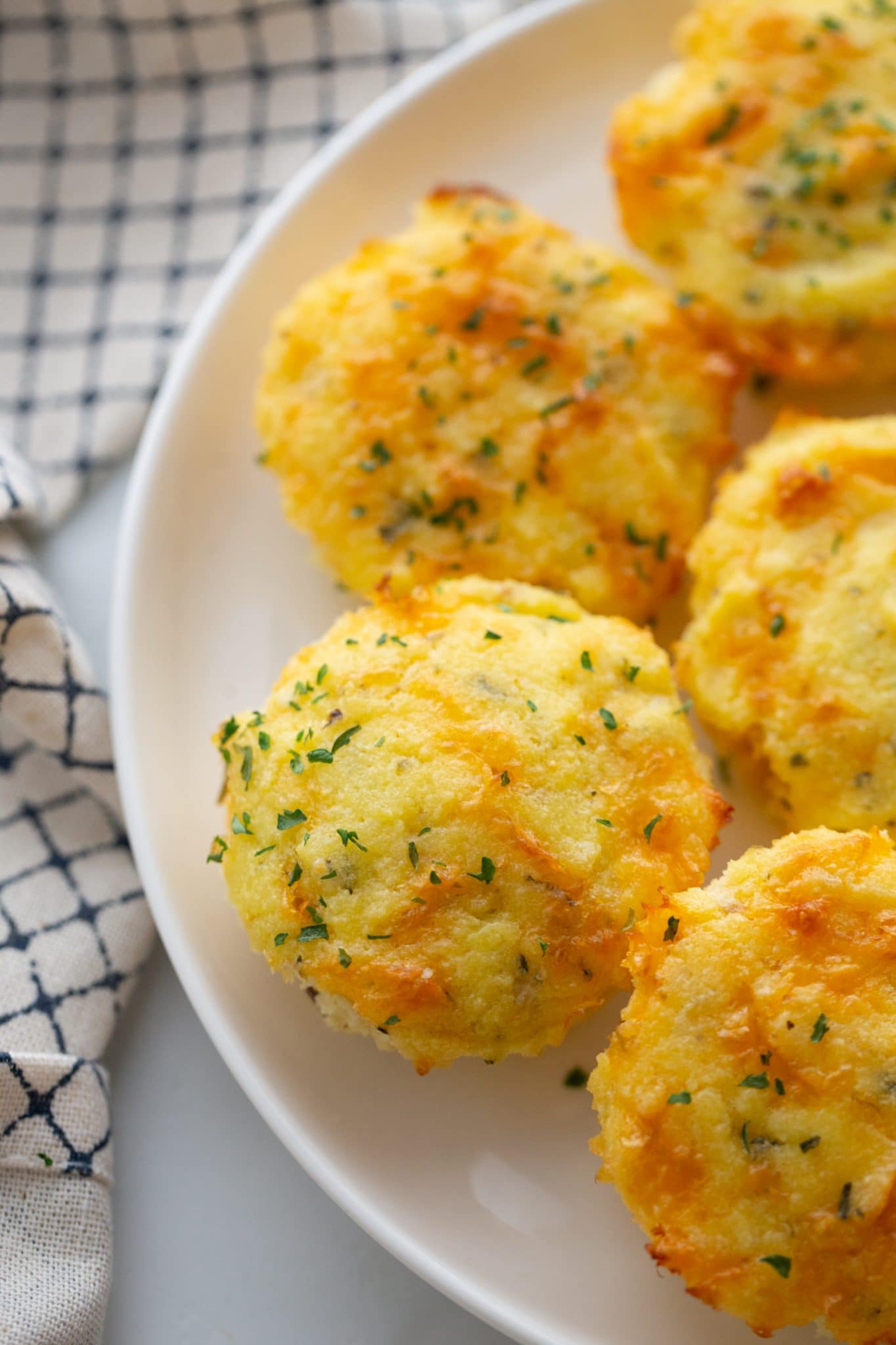 keto cheddar bay biscuit recipe keto connect