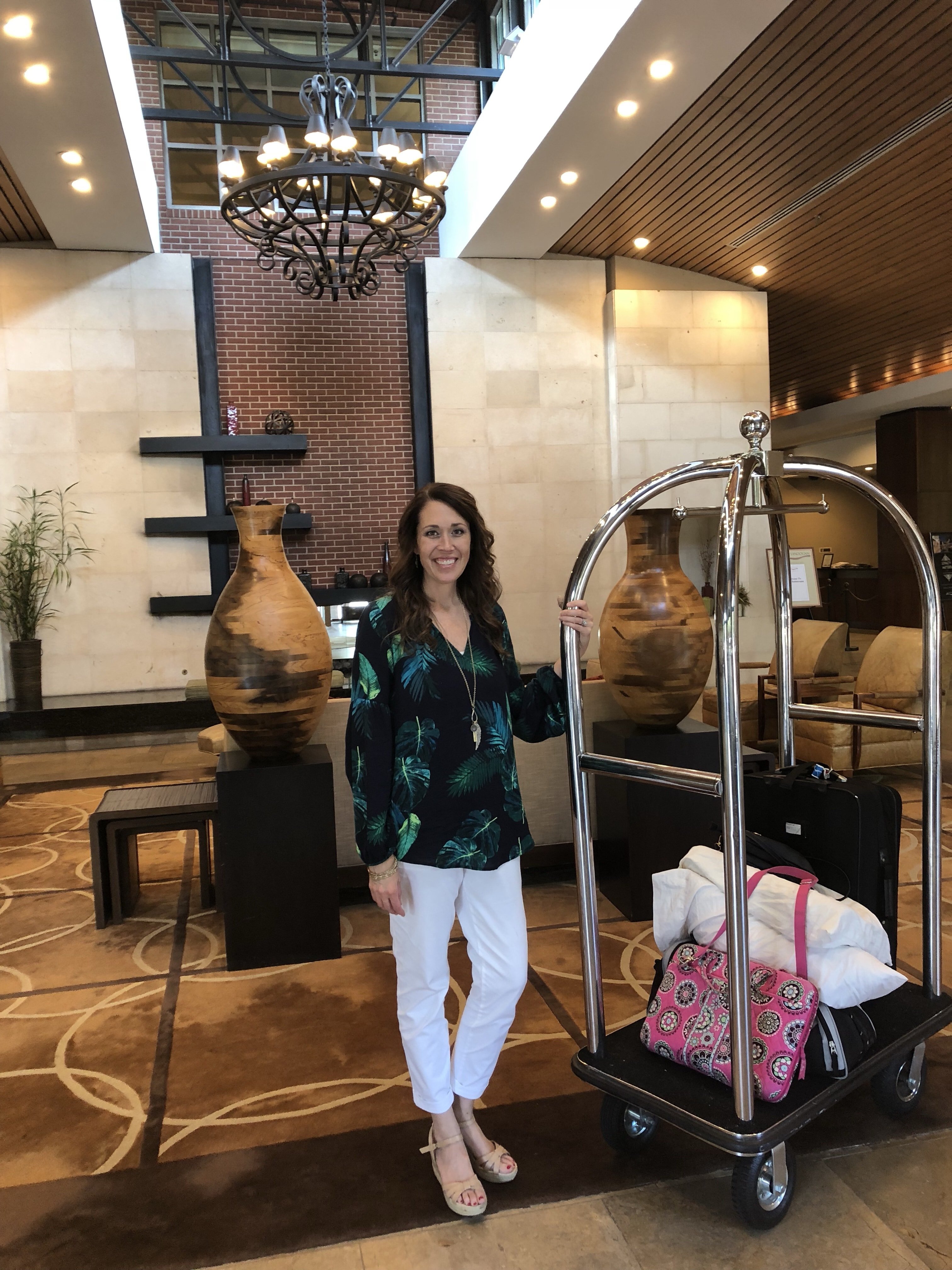 Chattanoogan hotel luggage cart