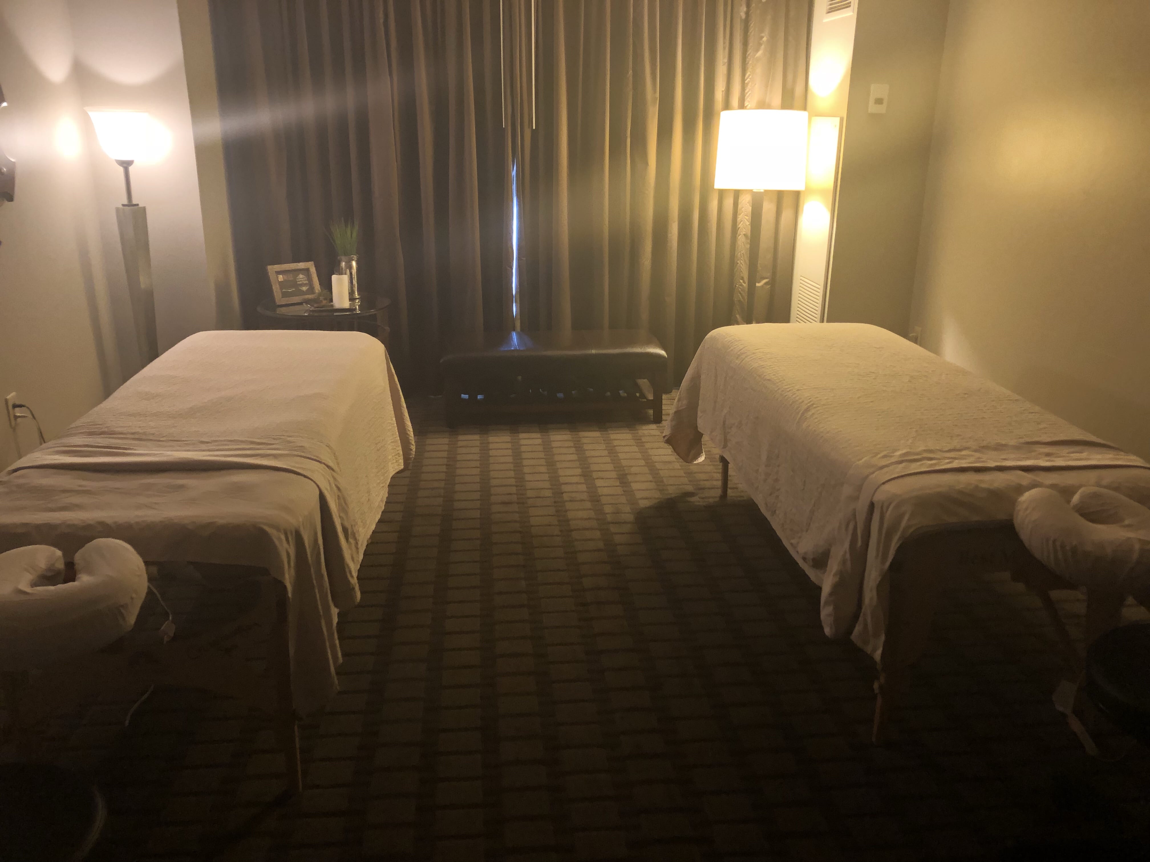 Chattanoogan hotel couples massage 