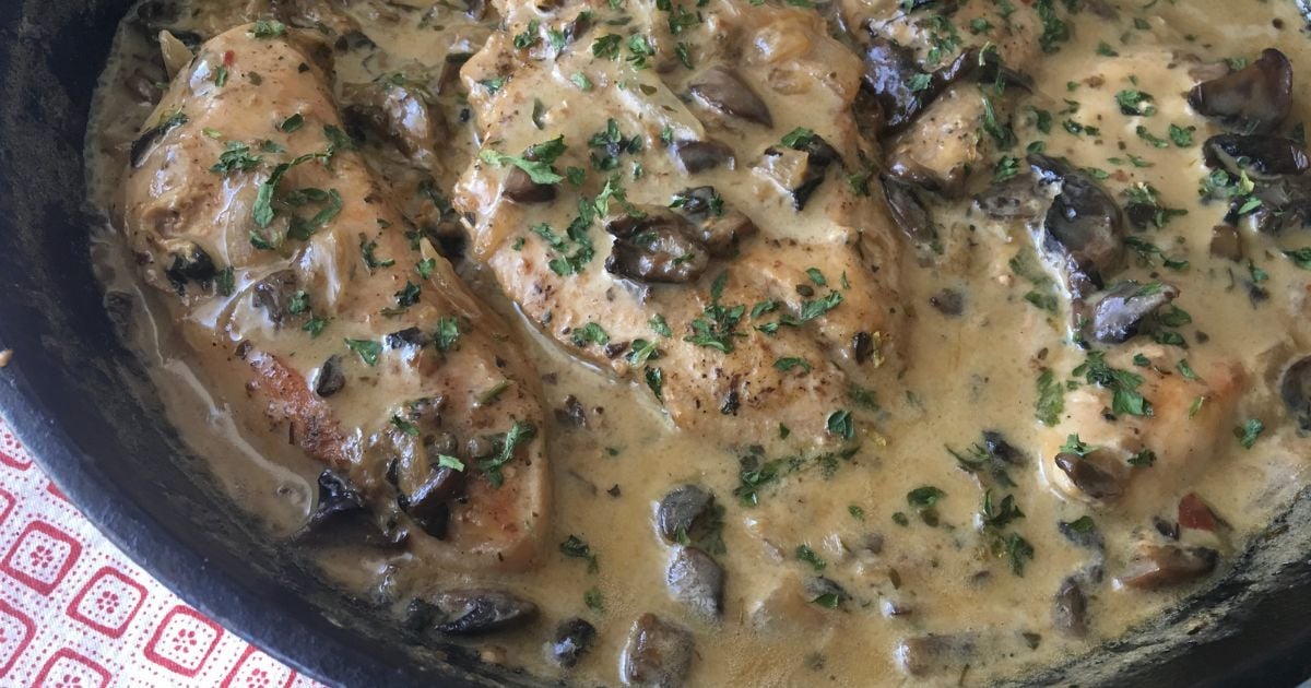 Keto Chicken with Mushroom Sauce (Creamy, Low Carb & One Pan!)